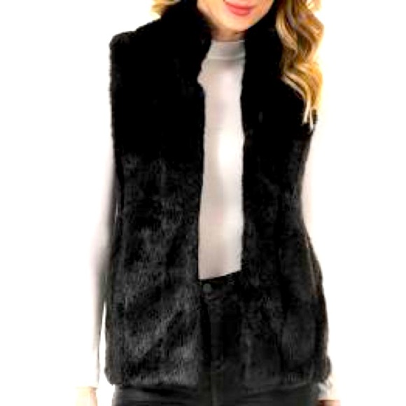 KRISTENBLAKE Jackets & Blazers - CRISTENBLAKE BLACK FUR VEST SIZE -L